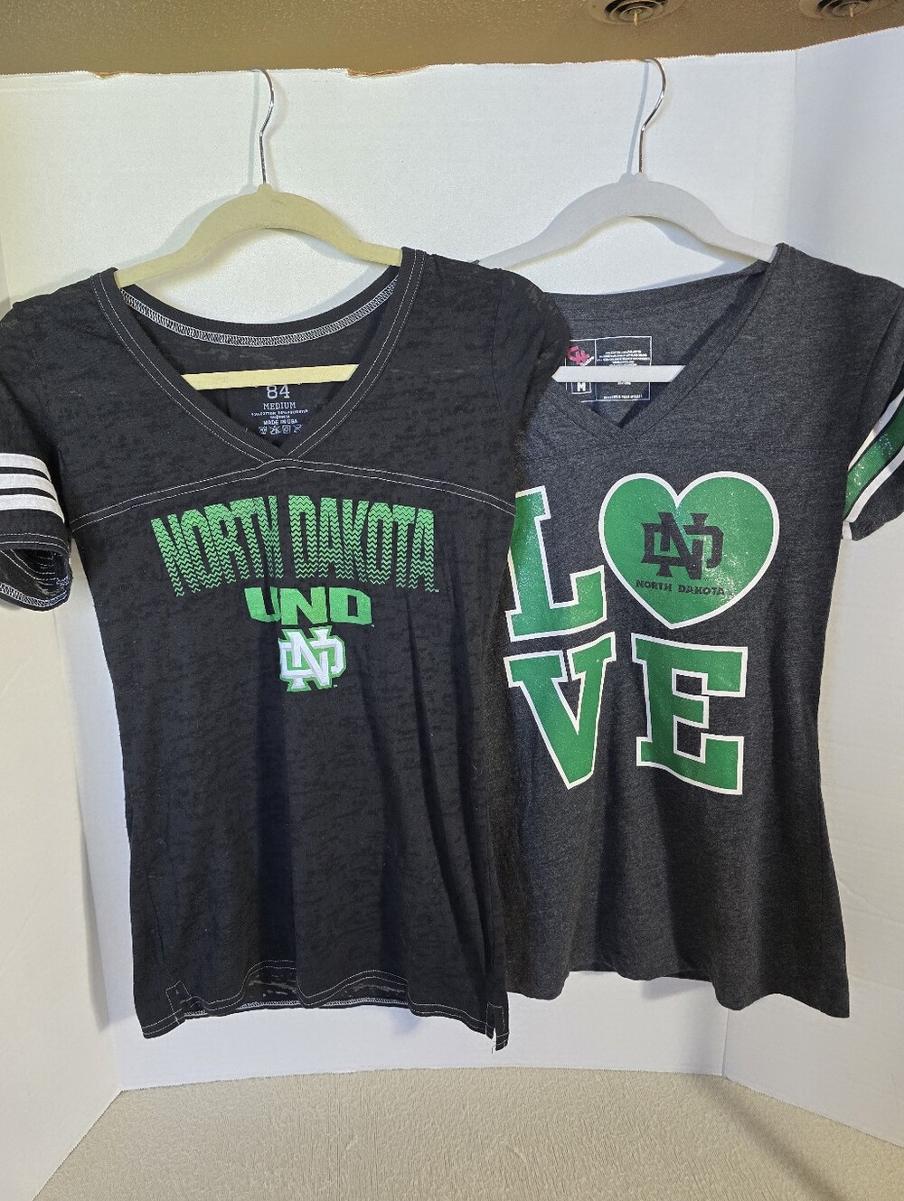 North Dakota (UND) Set of 2 Women's V-Neck T-shirts size M